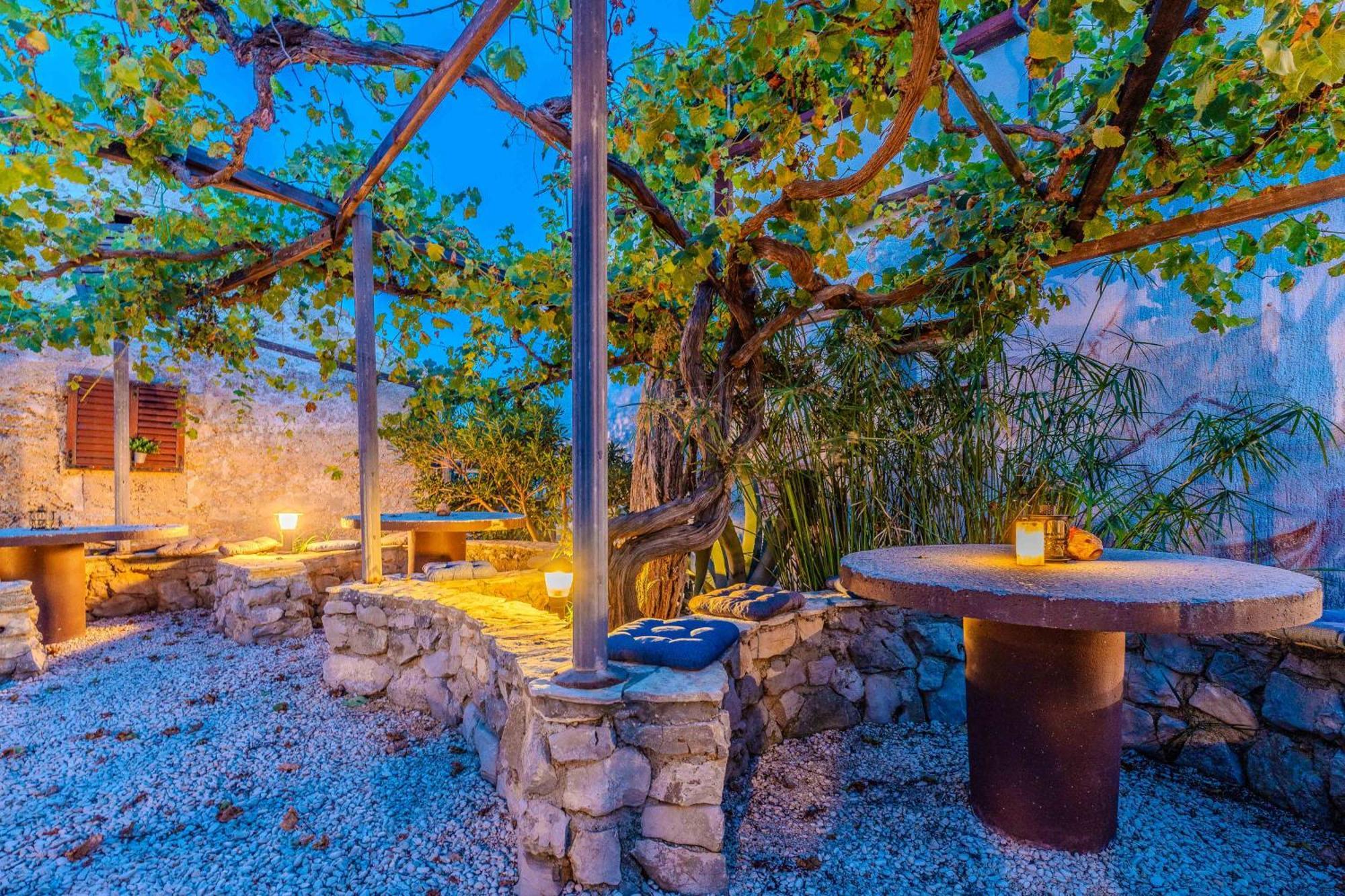 Guesthouse Kod Spavalice ヴィル エクステリア 写真